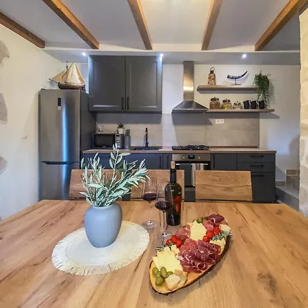 Villa Bilini Dvori - House With Swimming Pool
