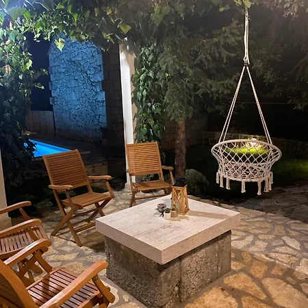 Bilini Dvori - House With Swimming Pool Vila